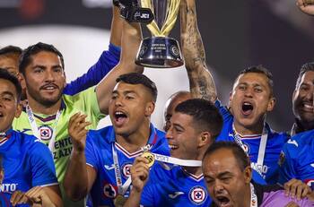 Su primer título en México: Iván Morales se consagró campeón con el Cruz Azul en una inédita copa