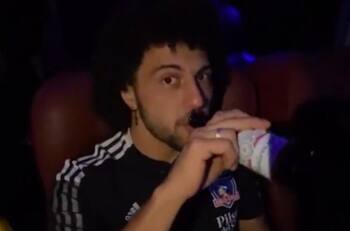 "Presenta a tu hermana": La broma que le hicieron los jugadores de Colo Colo a Maxi Falcón