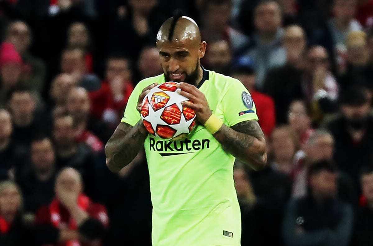 Arturo Vidal vivirá día clave para definir su futuro en Barcelona