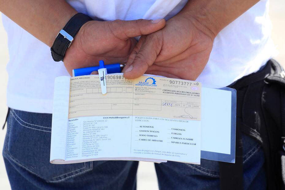 Revisa cuáles son las multas si te controlan sin tu permiso de circulación.