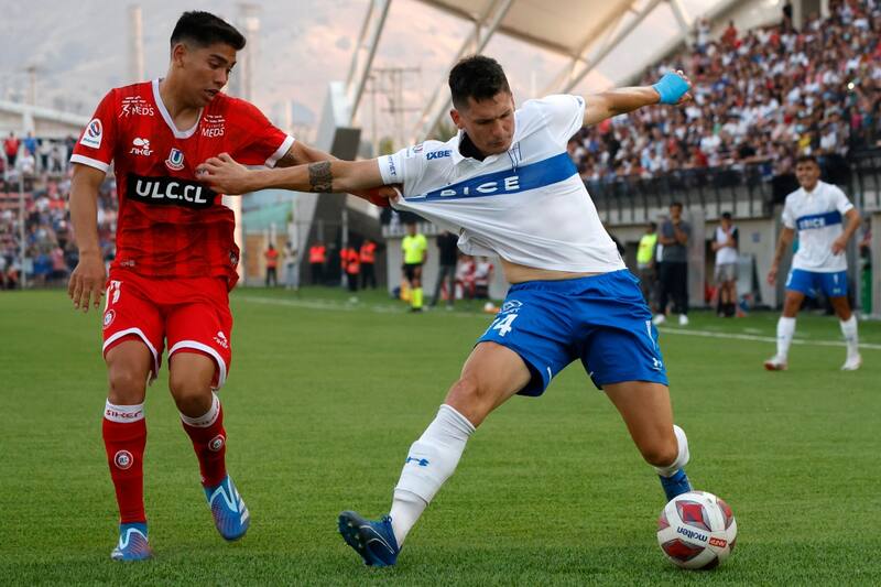 defendiendo a la UC frente a La Calera. Foto: Agencia Aton.