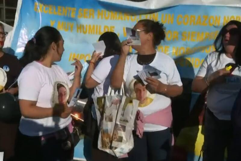 Manifestantes llegaron a las afueras del Sporting Club.