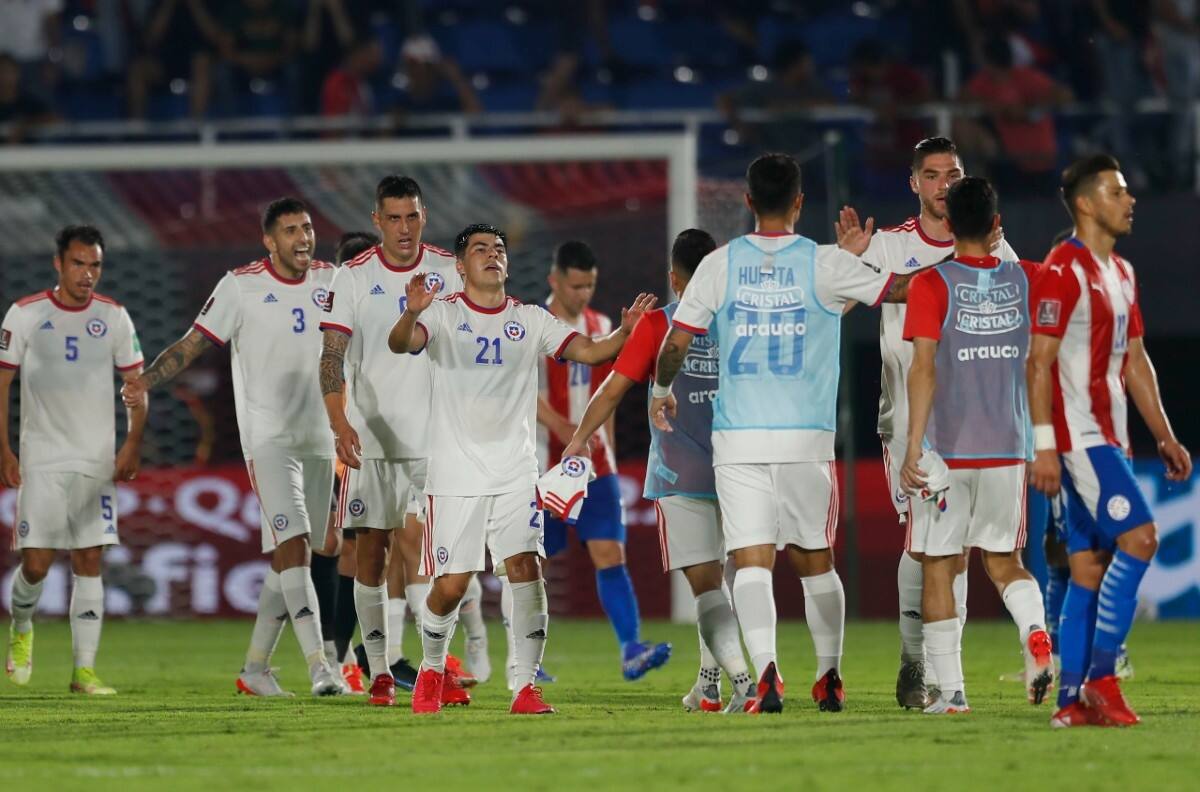 ¿Cómo formará La Roja ante Ecuador? Las variantes que maneja Martín Lasarte para reemplazar a Ben Brereton y Enzo Roco