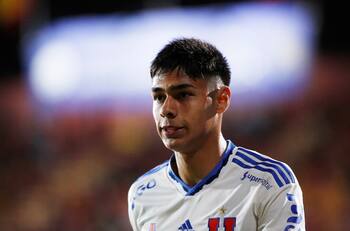 En Inglaterra ya etiquetaron a Darío Osorio como el Paulo Dybala chileno