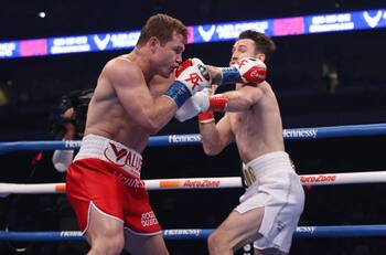 Callum Smith asegura que “Canelo” Álvarez es invencible en su categoría