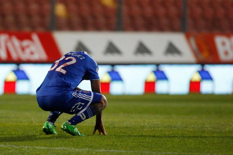Nery Domínguez tras convertir un autogol en empate de la U vs Everton. Foto: Aton.