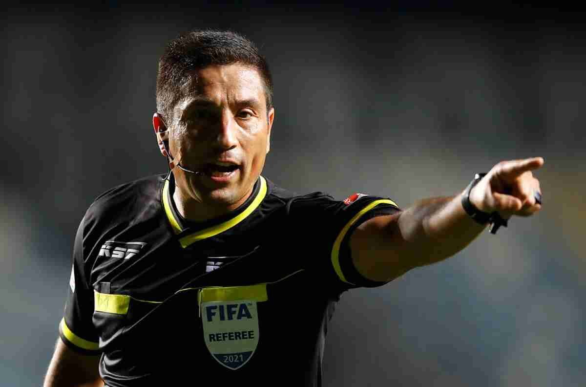 Sigue la poda de Javier Castrilli: Dos árbitros más se sumarán a Eduardo Gamboa y se retirarán del fútbol chileno