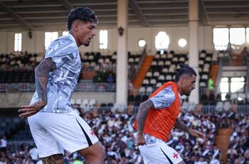 “Se cree estrella y no lo es”: Hinchas de Vasco da Gama explotan contra Alan Saldivia en su debut