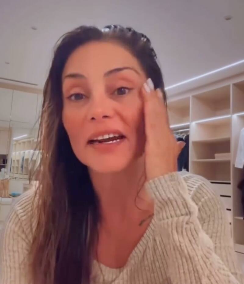 La bailarina rompió el silencio.