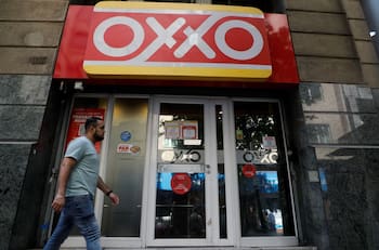 Oxxo busca trabajadores: Sueldos empiezan en $526.000 y alcanzan $1.100.000