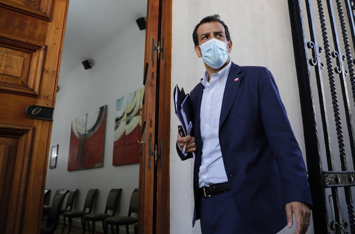 Ministro Delgado: “El estado de excepción de catástrofe debe seguir mientras dure la vacunación”