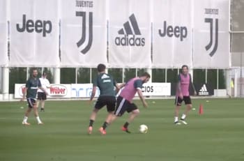 Gonzalo Higuaín se despachó un golazo al ángulo en el entrenamiento de la Juventus