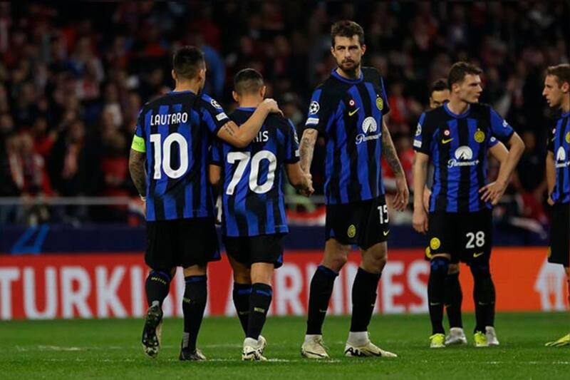 es acusado de dichos racistas por jugador del Napoli. Foto: EFE.