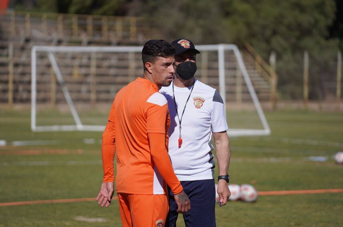 Los importantes cambios que prepara Héctor Almandoz en Cobreloa para su debut como DT