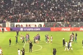 El polémico gesto de Felipe Melo que desató la furia de los hinchas de Colo Colo en el Monumental
