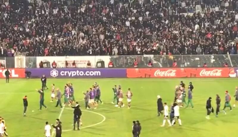 y un polémico gesto.