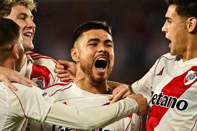 El chileno fue figura en el duelo con Monterrey.