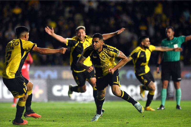 Los Piratas están cada fin de semana más cerca de coronarse en Primera División. Foto: Agencia Aton.