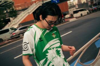 El Betis lanza particular camiseta con homenaje a Naruto