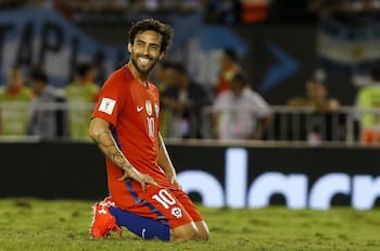 ¿Encontró equipo? Jorge Valdivia sorprendió al mostrarse entrenando en club de Primera División