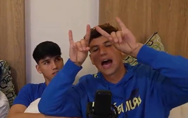 sorprendió a sus compañeros del América con canción de la U.