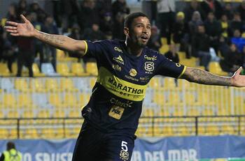 Everton se hizo fuerte de local y derrotó a O'Higgins por la ida de los octavos en Copa Chile