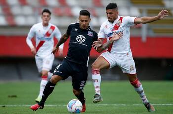 Video| Colo Colo y Curicó Unido presentaron su formación en las voces de niños