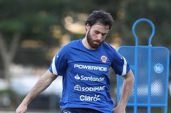 VIDEO: Ben Brereton se lució con "Wonderwall" de Oasis en su bautizo en La Roja