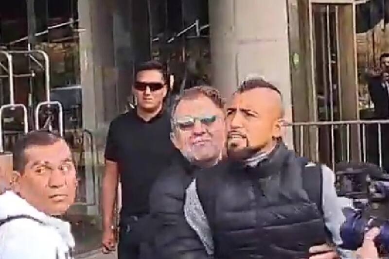 increpó a uno de los hinchas que lo insultó antes del partido entre Colo Colo y Alianza Lima