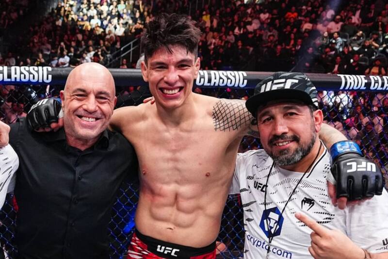 preparándose para su pelea contra Rafael Fiziev