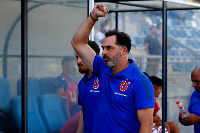 Futbol, O'Higgins vs Universidad de Chile
Sexta fecha, primera rueda Campeonato 2020.
El entrenador de Universidad de Chile Hernan Caputto da instrucciones a sus jugadores durante el partido de primera division disputado contra O'Higgins en el estadio El Teniente de Rancagua, Chile.
01/03/2020
Martin Thomas/Photosport
Football, O'Higgins vs Universidad de Chile
Sixtht date Championship 2020.
Universidad de Chile's manager Hernan Caputto instructs his players during the first division football match played against O'Higgins at the El Teniente stadium in Rancagua, Chile.
01/03/2020
Martin Thomas/Photosport