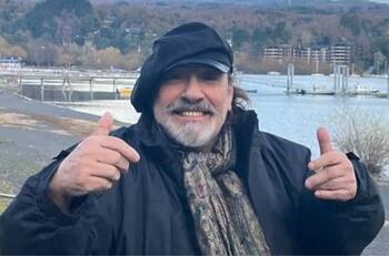 Negro Piñera recibe masivo homenaje en la Pérgola de las Flores