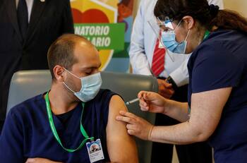 Estudio sobre vacuna Sinovac: solo el 2% de los vacunados se ha contagiado