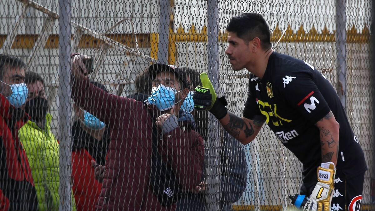 ''Mono'' Sánchez se enfermó por tomar agua de la llave en Antofagasta