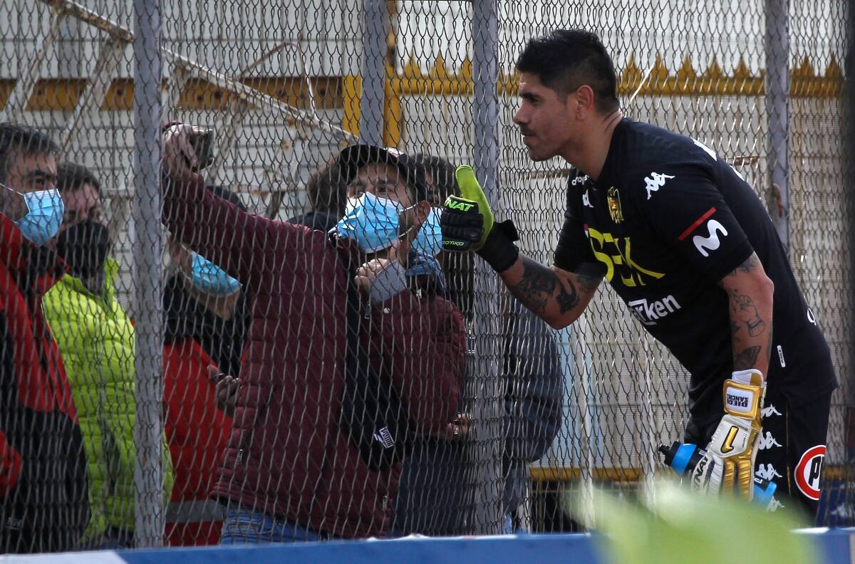 ''Mono'' Sánchez se enfermó por tomar agua de la llave en Antofagasta