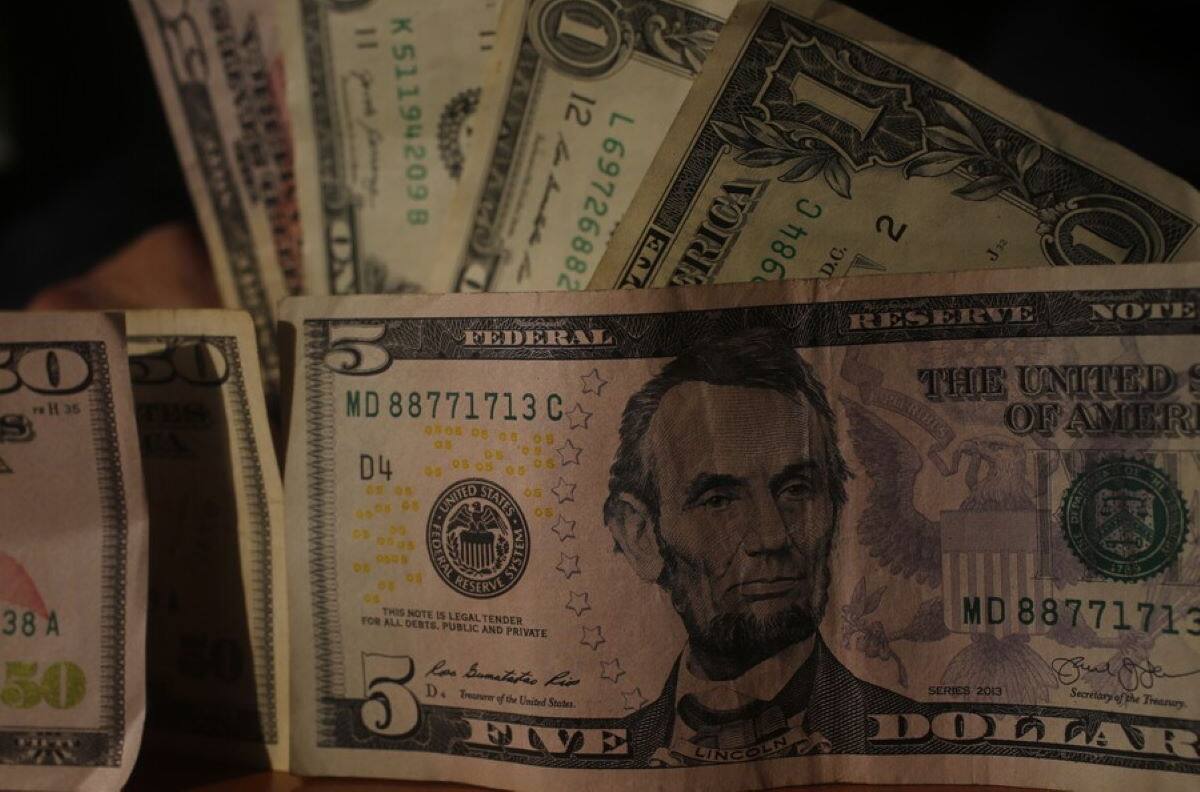 Dólar llegó a $1.000: ¿Cómo afecta el alza al bolsillo y la vida de los chilenos?