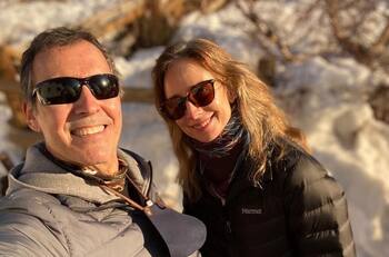 "Hoy era el día": Cristián Campos y María José Prieto disfrutaron de entretenida caminata en el cerro