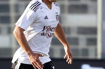 Solo dos jugadores siguen en carrera para ser el 9 de Colo Colo en la temporada 2022