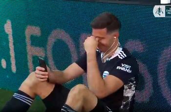 El llanto de alegría de Emiliano Martínez luego de ganar la FA Cup