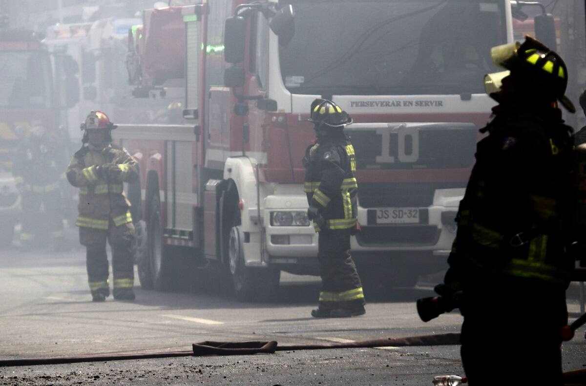 VIDEO | Gran incendio afecta fábrica en Maipú: Humo se ve desde distintos puntos de Santiago