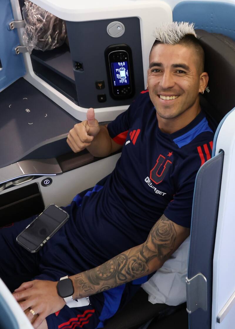 El delantero de la U y todo el staff, viajaron en primera clase.