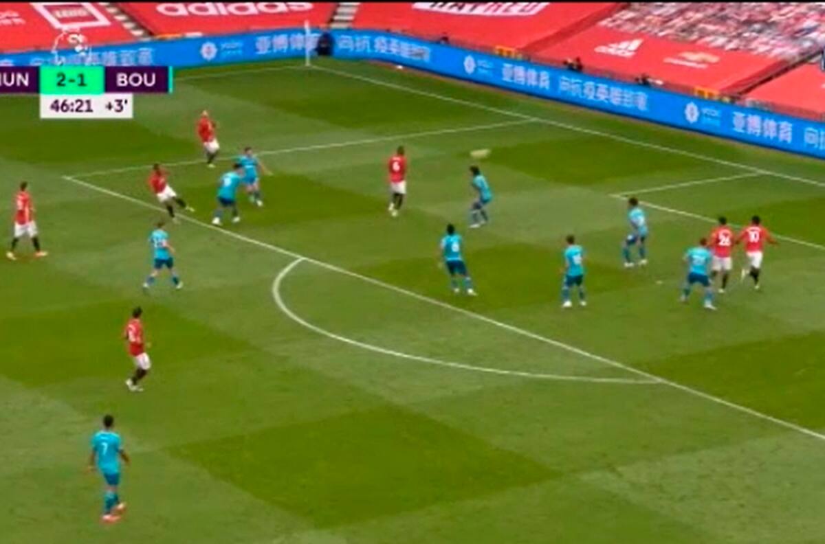 Anthony Martial se despachó con un golazo al ángulo y estiró la ventaja ante Bournemouth