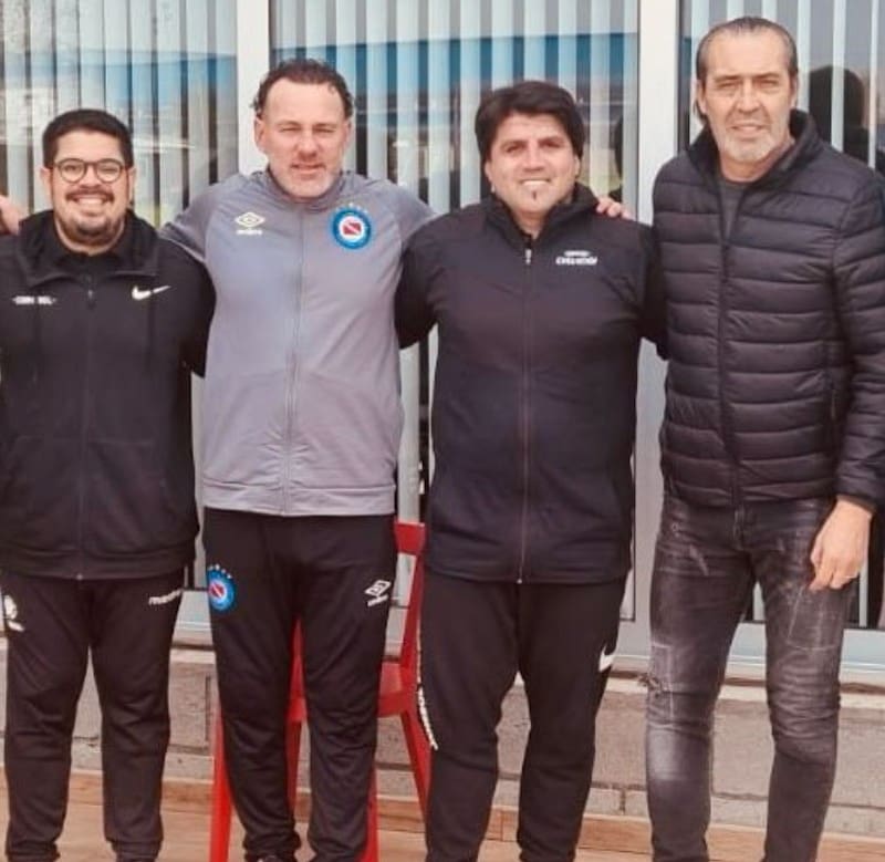 El cargo de gerente de Desarrollo de la Conmebol le ha dado posibilidades al chileno de interactuar con la elite de los técnicos sudamericanos.