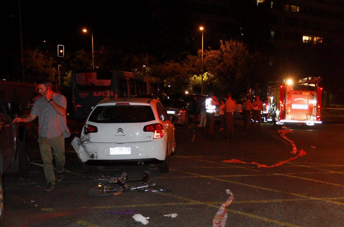 Accidente múltiple en Santiago: Choque de cuatro vehículos dejó dos heridos y una gran congestión