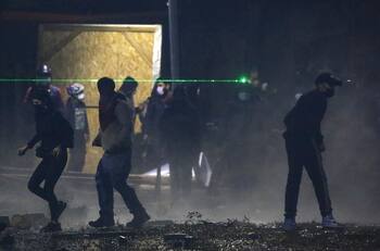 VIDEO | Barricadas, disturbios y saqueos se registran en las afueras de la Posta Central
