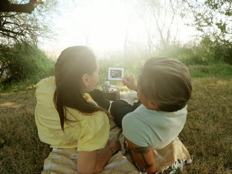 Grace Lazcano y Fernanda Pinilla anunciaron que serán madres. Foto: Instagram @fdapinilla