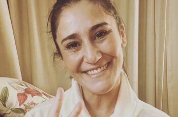 Belén Mora y su hijo recrean tierna fotografia con una década de diferencia en el cumpleaños 38 de la comediante