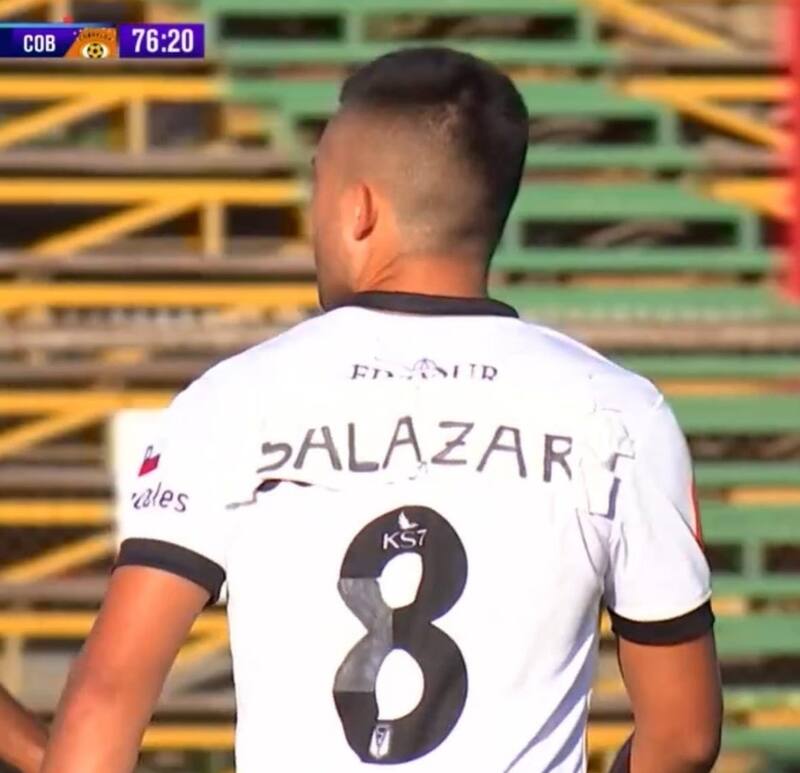 El delantero de Santiago Morning utilizó una peculiar camiseta. Foto: Reproducción.