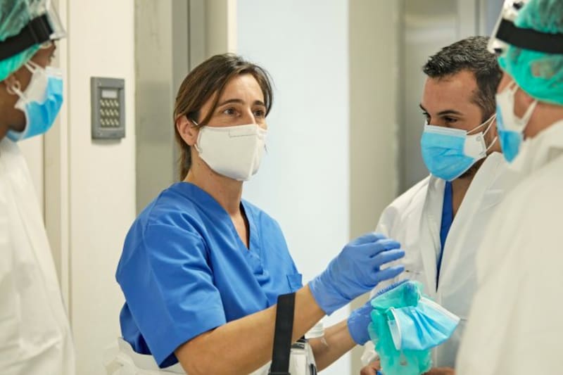 La carrera de medicina lidera el ranking de mejores salarios promedios.