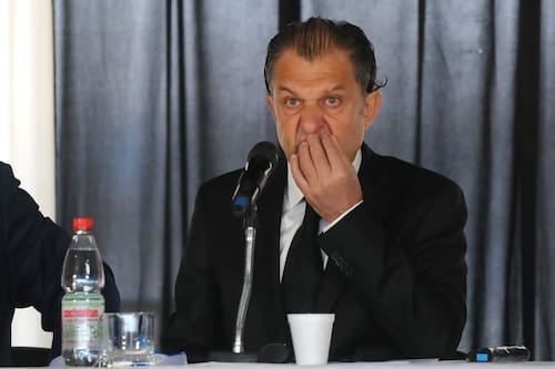 Socio de Colo Colo encaró a los dirigentes de Blanco y Negro en plena junta de accionistas: así reaccionó Mosa